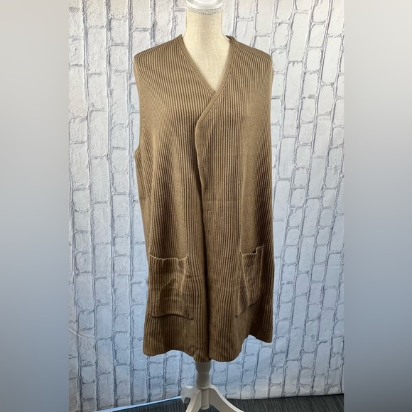 Splendid Size:LG  Women Knit Vest Light Brown Super Cute Great for All Season - Picture 3 of 10